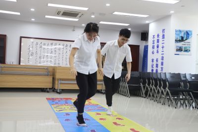 廣東公司機(jī)關(guān)舉辦“慶五一”趣味游戲活動(dòng)—手腳并用